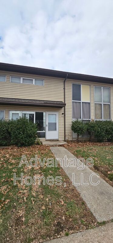 Kansas City House: 832 N 70th St