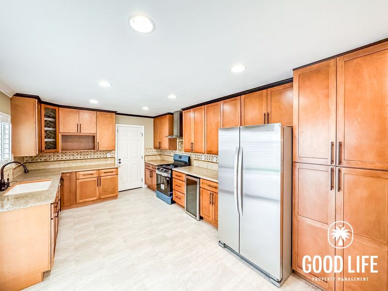Anaheim House: 5572 E Vista Del Este