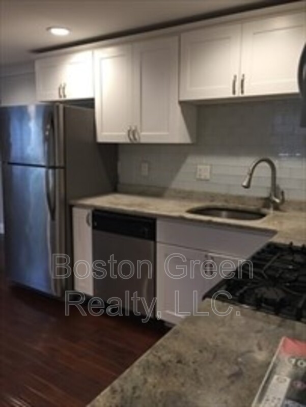 Roxbury House: 140 Marcella Street