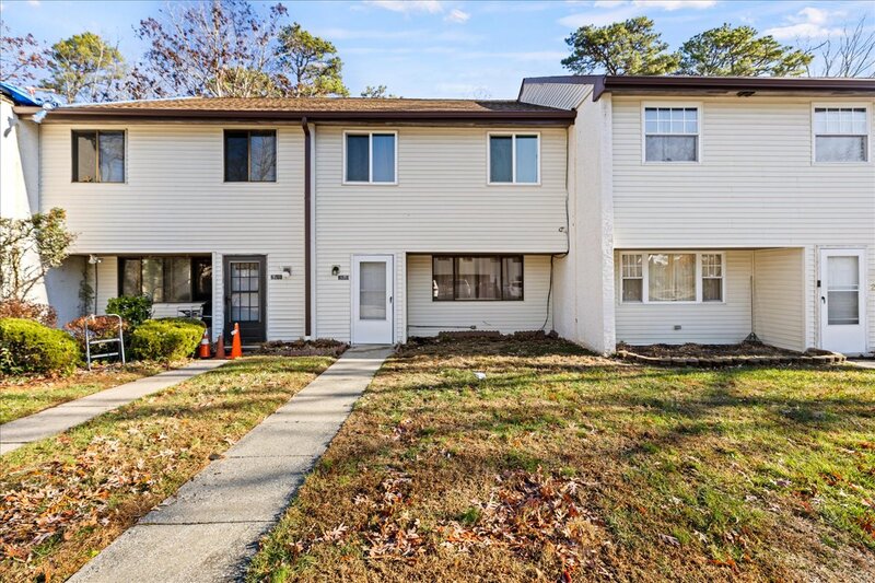 Mays Landing Condo: 2609 Dogwood Ct., #52