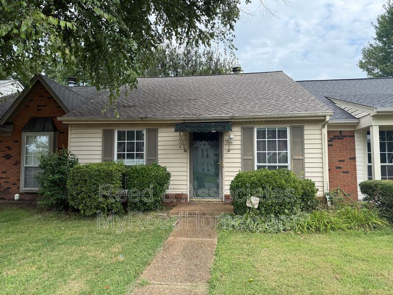Memphis House: 7004 Wesley Ct.