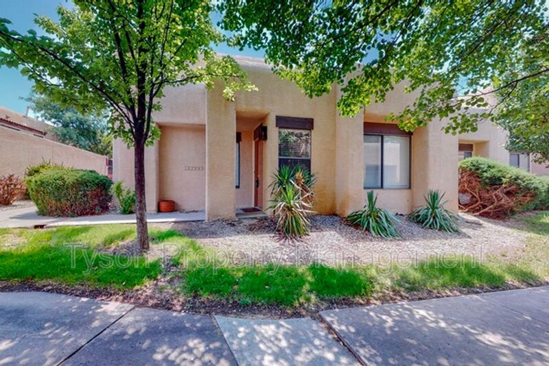 Albuquerque Townhome: 10205 Las Casitas NE