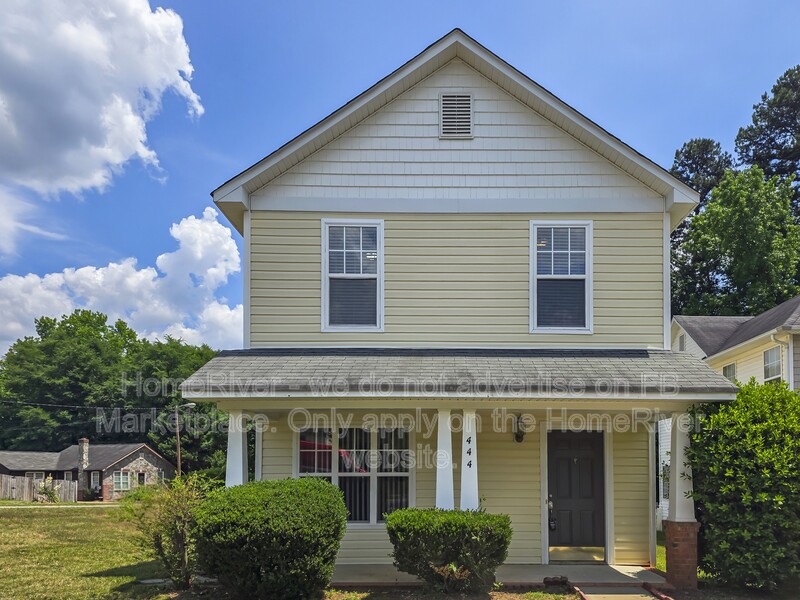 Matthews House: 444 Amir Cir