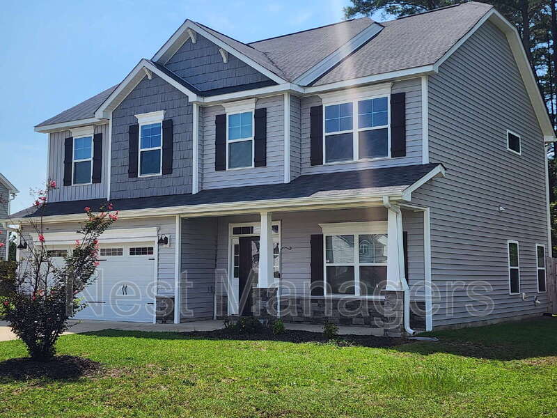 Fayetteville House: 3846 Standardbred Drive