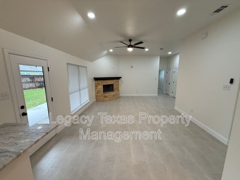 GRANBURY House: 3802 Juniper Ct.