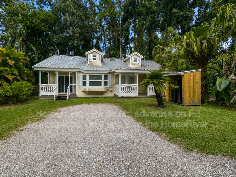 Land O Lakes House: 5743 Eden Ln