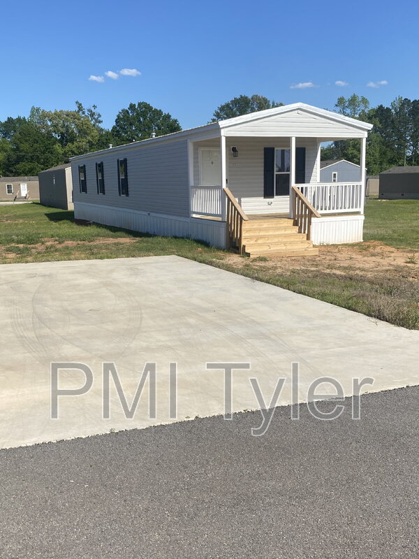 Kilgore House: 123 Dogwood Dr