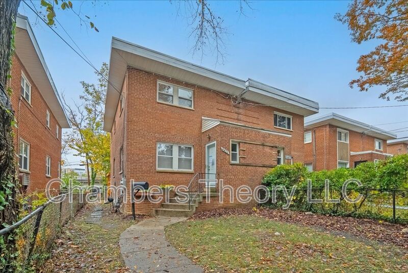 Washington House: 4411 Harrison Street NW