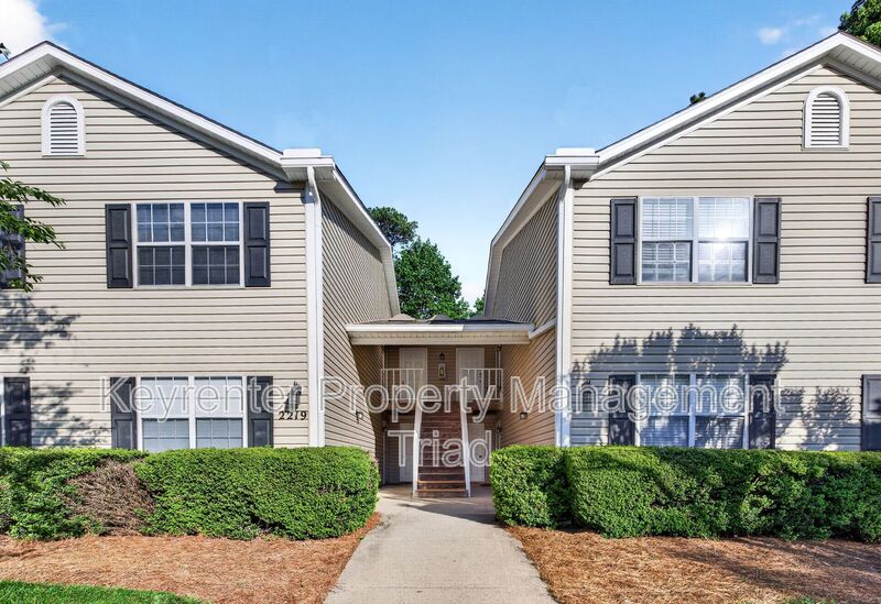 Greensboro House: 2219 A New Garden Road
