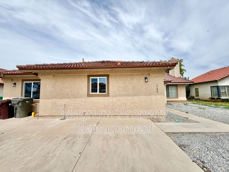 Moreno Valley House: 24688 Rugby Ln