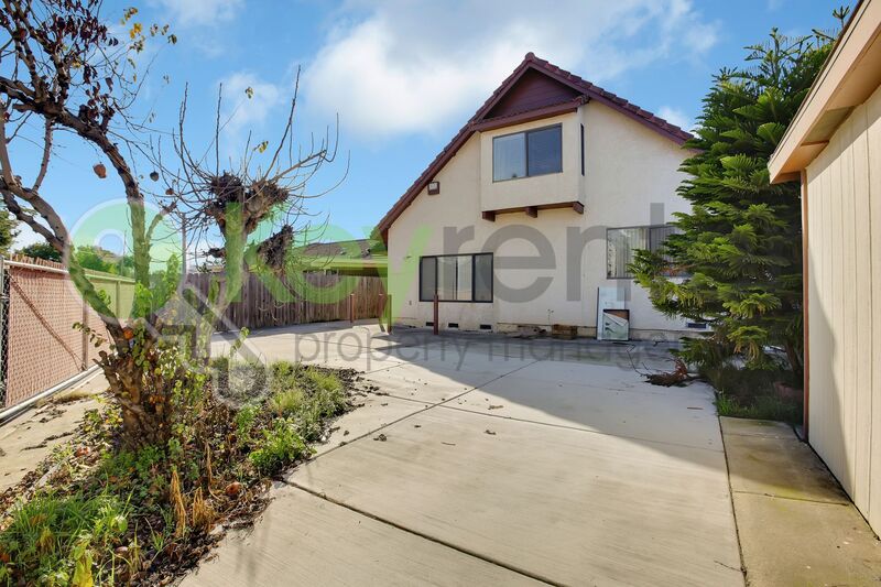 West Sacramento House: 809 N Hobson Ave