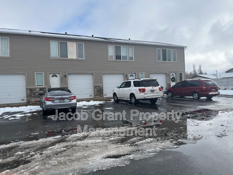 Ammon House: 3528 Greenfield Drive