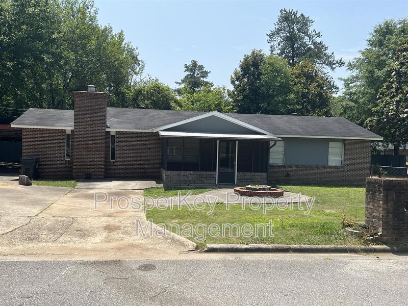 Phenix City House: 615 Buford Dr