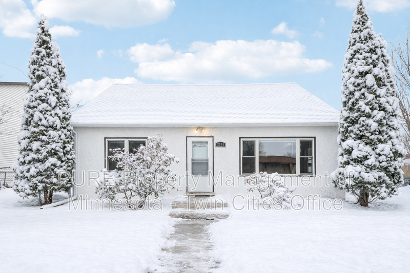 North Saint Paul House: 2584 2nd Ave E