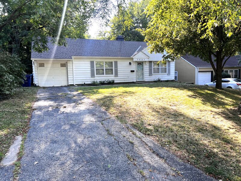 Prairie Village House: 7521 Eaton St