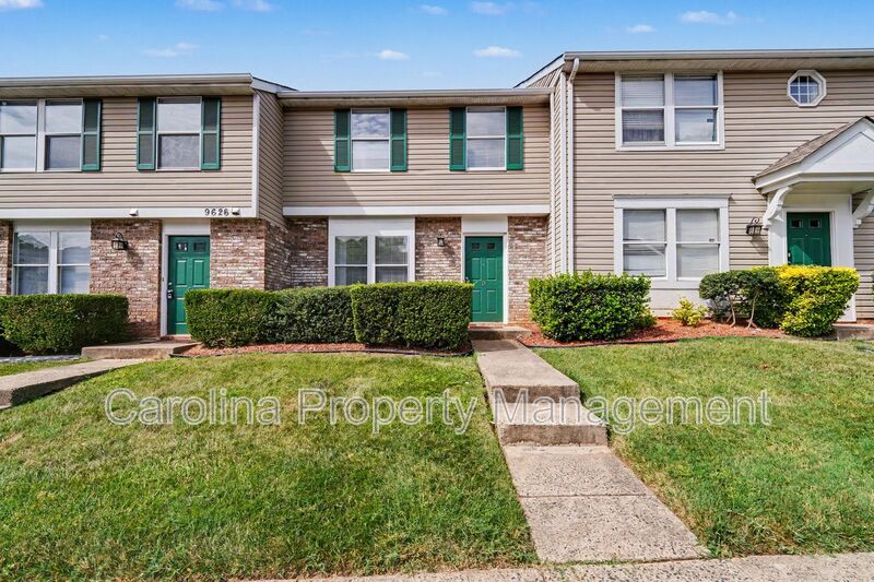 Charlotte House: 9626 Vinca Cir APT D