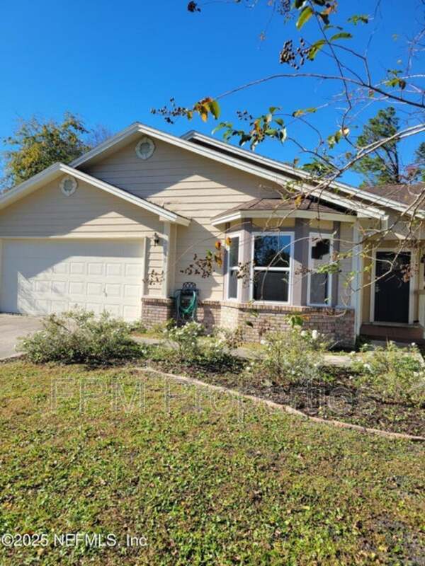 Orange Park House: 2080 Tanager Drive