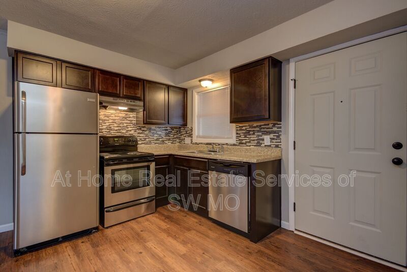 Springfield Condo: 930 S Campbell - P9