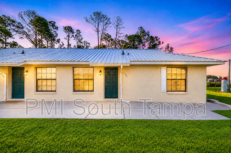 Dade City House: 9926 U.S. 98