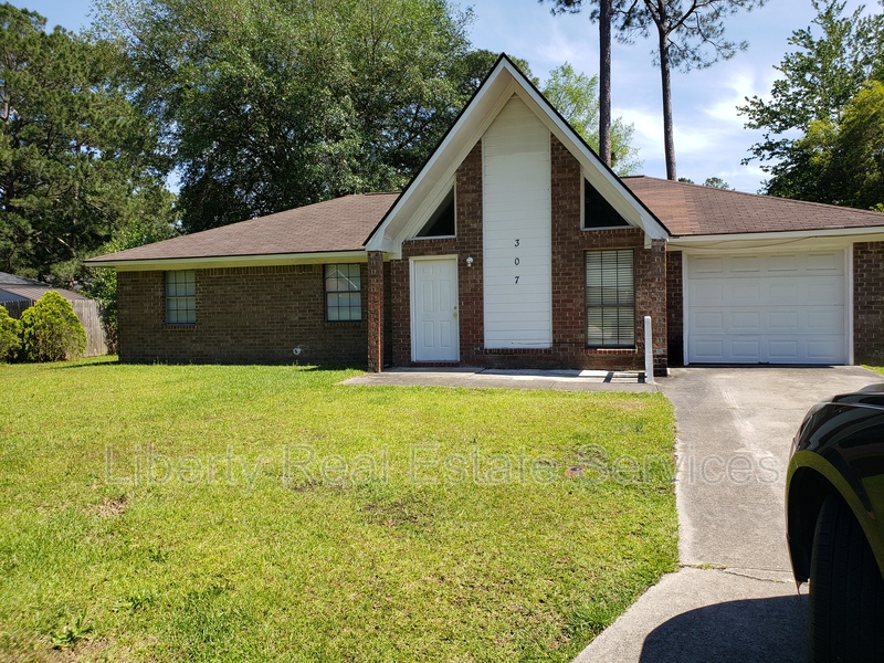 Hinesville House: 307 Nottingham Way