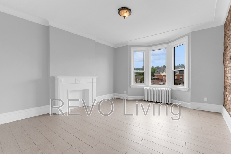 Hamilton Condo: 463 - 477 King St E