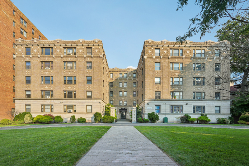 East Orange Condo: 120 S Harrison St - Apt - 27