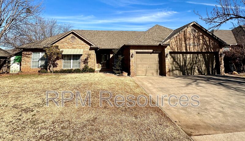 Oklahoma City House: 6213 Woodcreek Ct