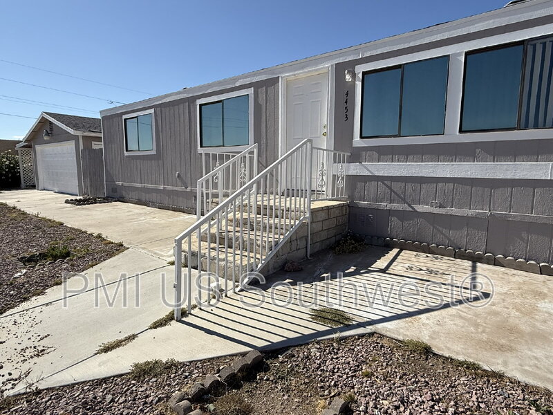 Fort Mohave House: 4453 Calle del Media