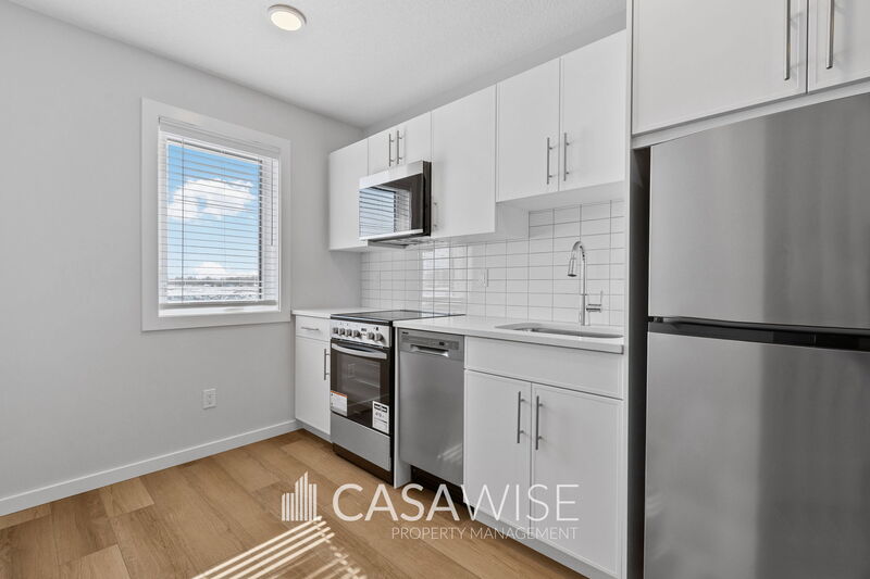Edmonton House: 21043 25 Avenue Northwest