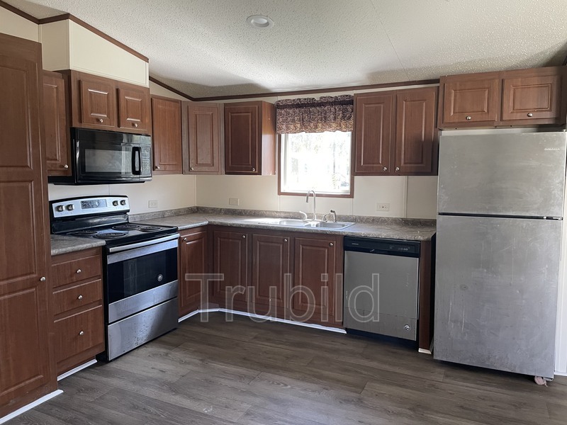 Tarboro House: 17 North Lucky lane