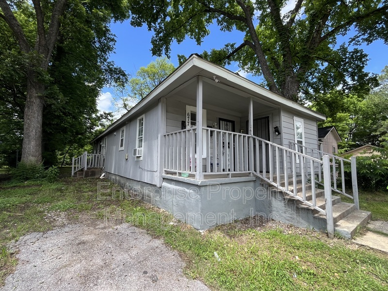 Memphis House: 677 Buntyn