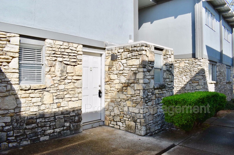 731-743 Byrnes Dr 735 Byrnes Dr #6 San Antonio TX 78209-4923 - Photo 3