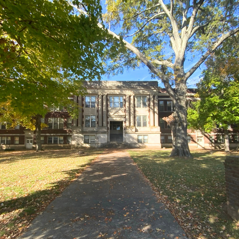Trenton House: 900 S College St