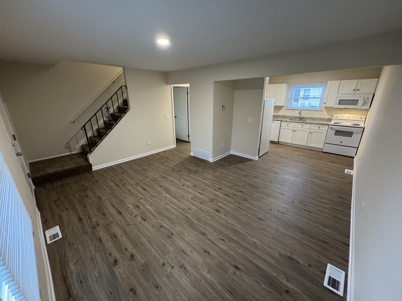 Medina Condo: 956-988 W. Liberty St. - 956-B