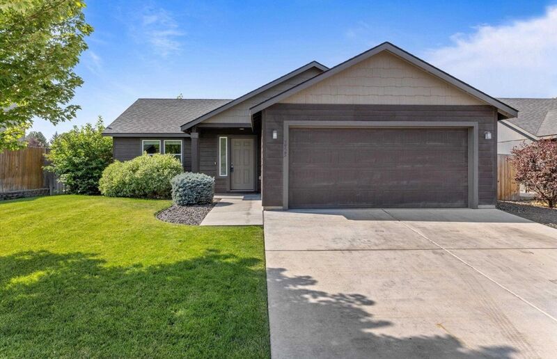 Kennewick House: 3525 W 10th Ct