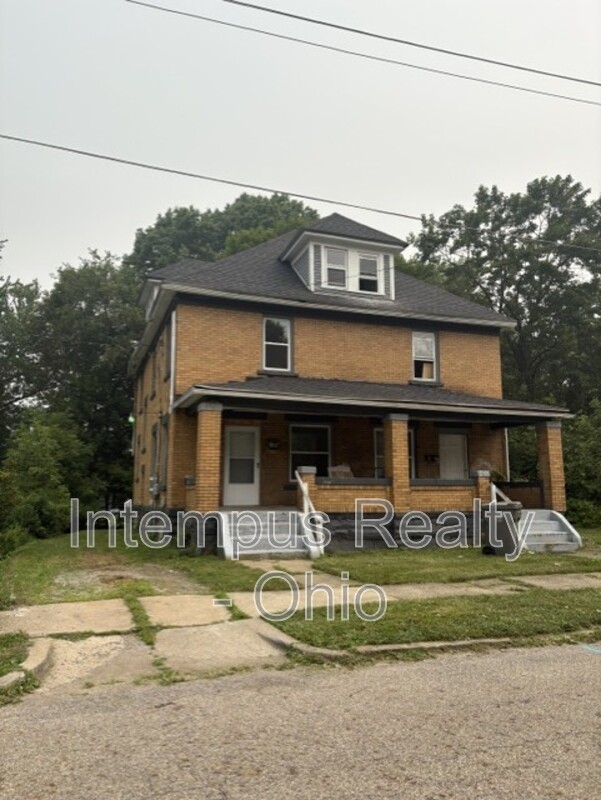 Youngstown Condo: 550 W Myrtle Ave