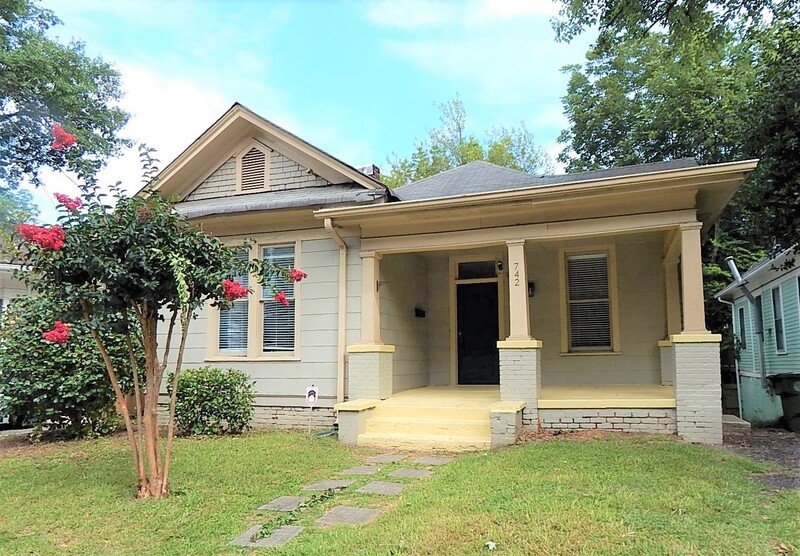 Atlanta House: 742 Lake Ave NE