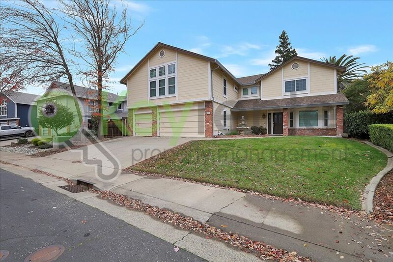 Roseville House: 1330 Kingswood Drive