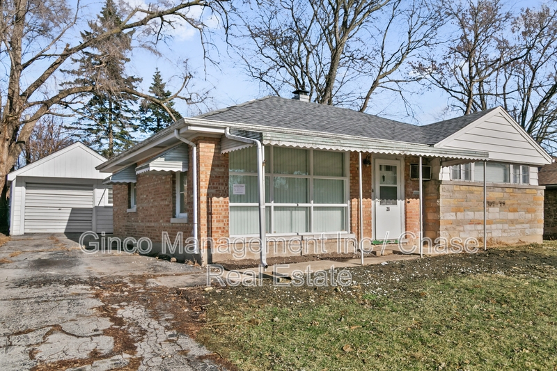 Park Forest House: 28 Apple Lane