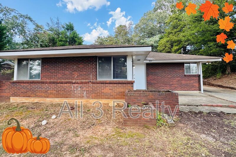 Prattville House: 807 Gillespie Street