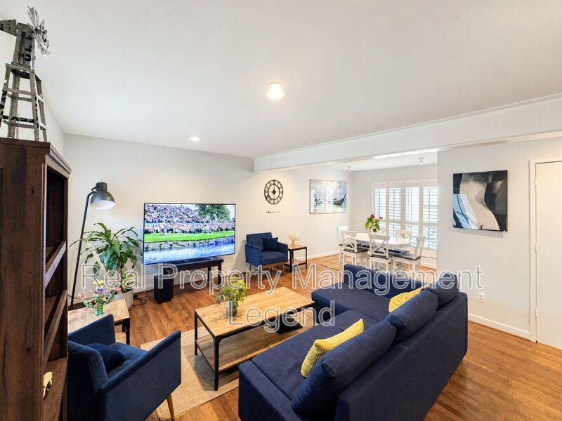 Dallas House: 4122 Travis St