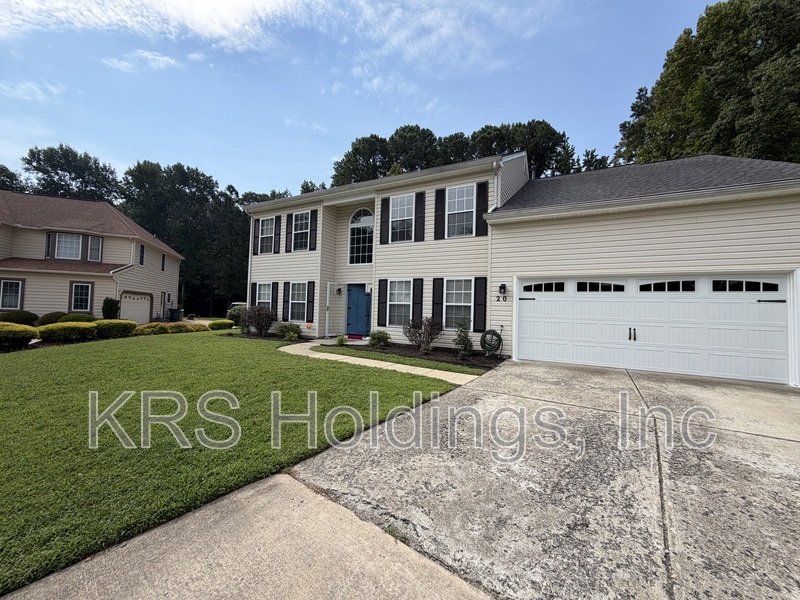 Hampton House: 20 Henrys Fork Dr
