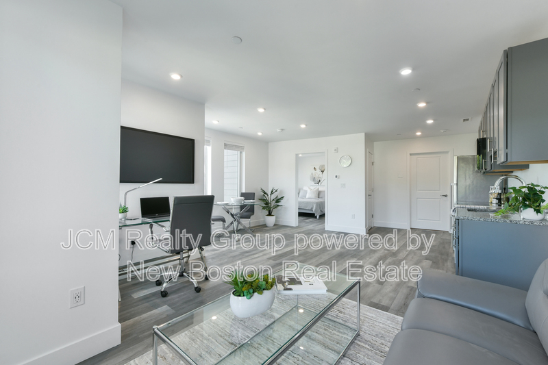 Lynn Condo: 585 Essex Street