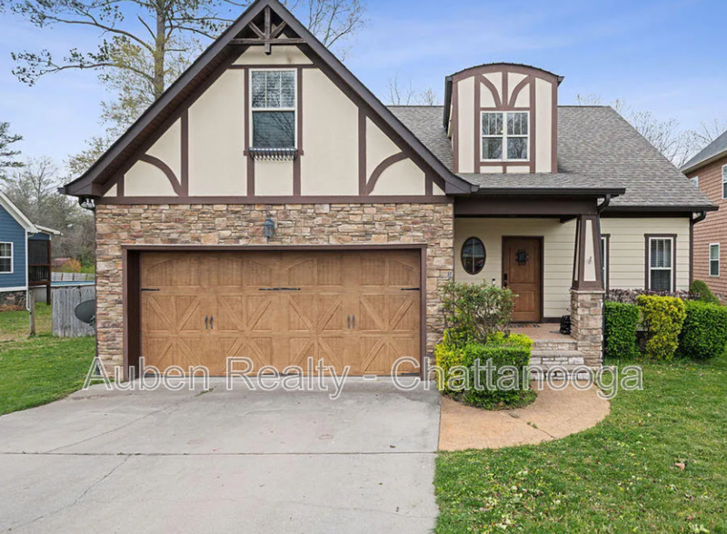 Chattanooga House: 1857 Holly Oak Lane