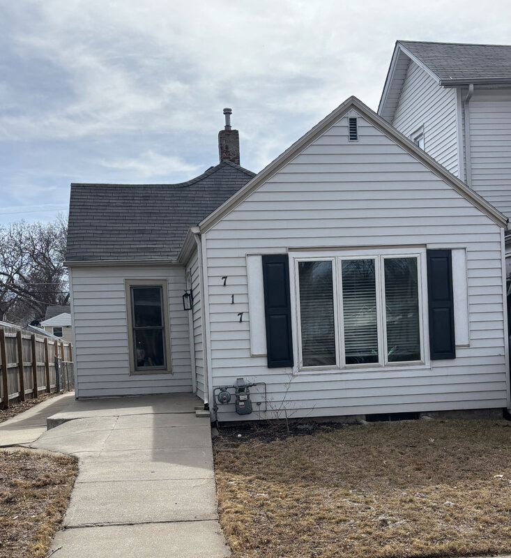 Lincoln House: 717 C St