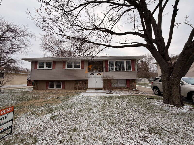 Merrillville House: 7419 Wilson