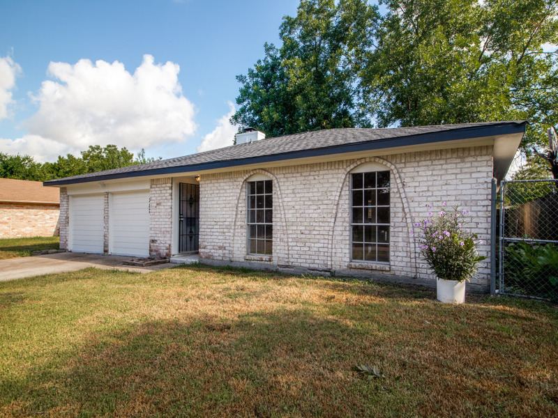 Houston House: 287 Eldon Street - 1