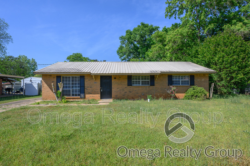 Prattville House: 221 Radburn Way