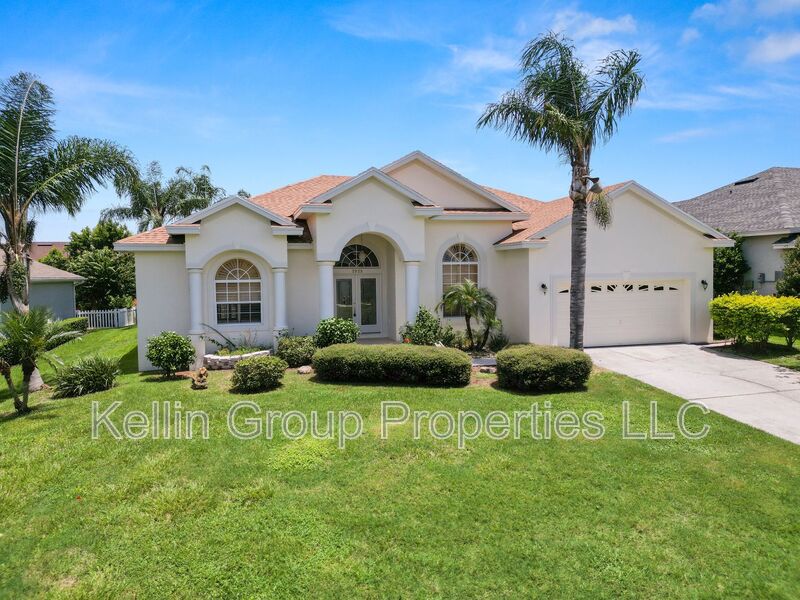 Lakeland House: 2925 Vintage View Cir