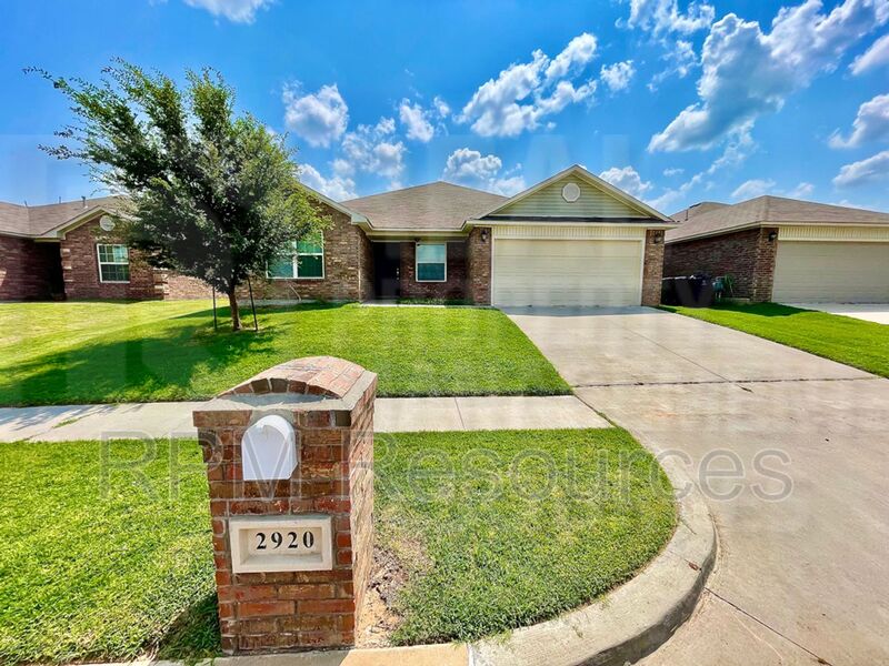 Yukon House: 2920 Cider Mill Ln